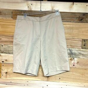 Izod XFG size 4 khaki color cool-fx microfiber x-treme function golf shorts